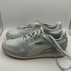 Puma Light Gray and Cream size 9 women’s Sneakers